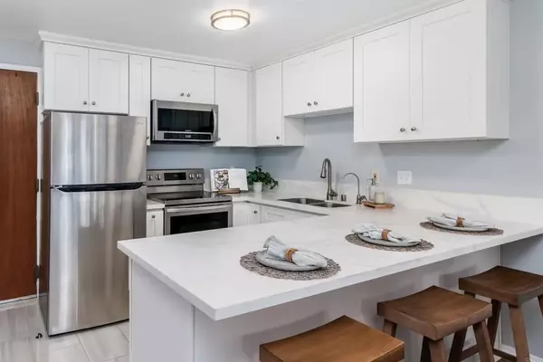 San Diego, CA 92122,8308 Regents Road #1H