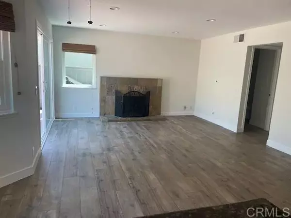 Carlsbad, CA 92009,1736 Geranium St
