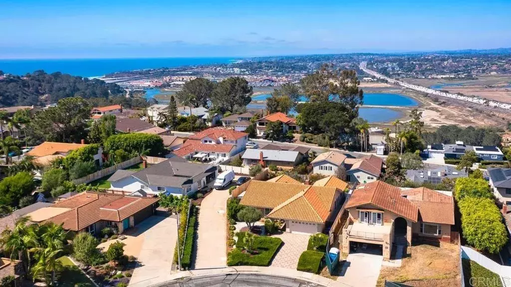 Del Mar, CA 92014,2476 Pinewood Street