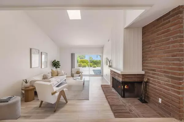 Del Mar, CA 92014,2476 Pinewood Street