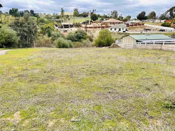 Fallbrook, CA 92028,2399 Paige Circle