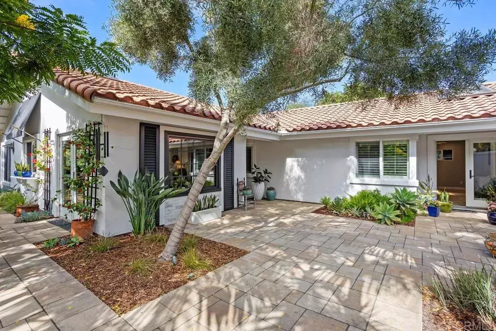 Solana Beach, CA 92075,560 San Andres Dr.