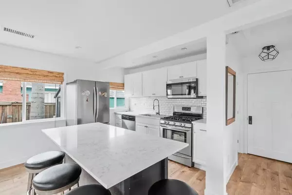 1009 S Cleveland Street, Oceanside, CA 92054