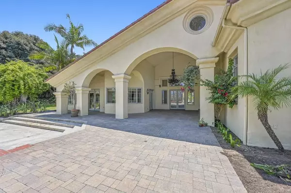 Rancho Santa Fe, CA 92067,431 Flores de Oro