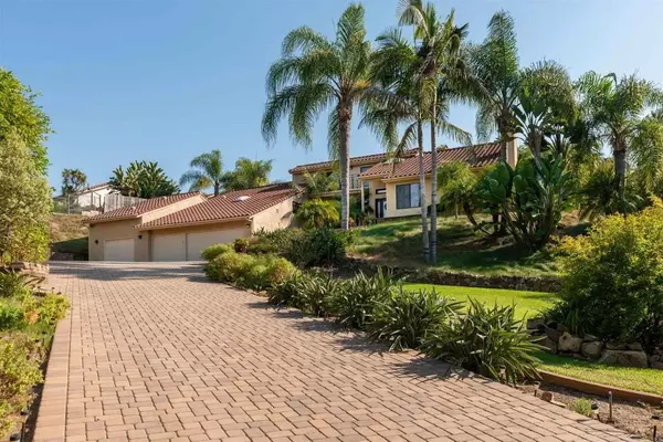Carlsbad, CA 92009,6541 Vispera Place