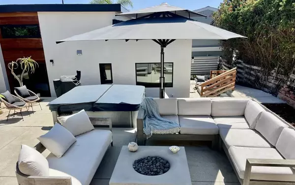 Encinitas, CA 92024,1011 Neptune Ave