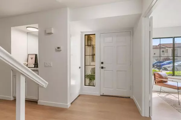 Carlsbad, CA 92009,3160 Calle Viento