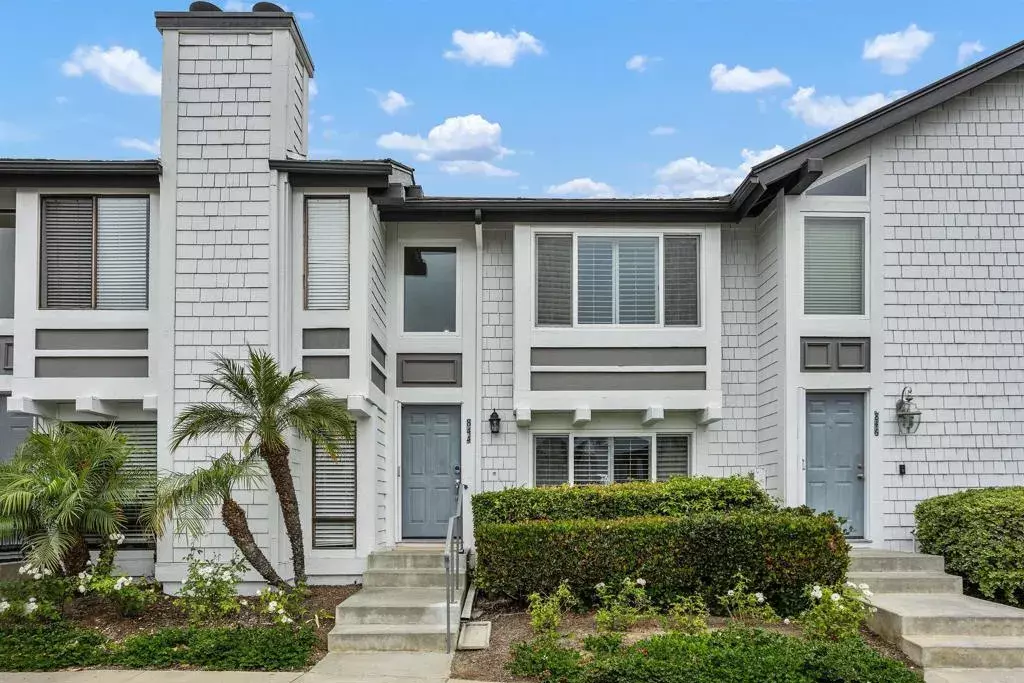 Carlsbad, CA 92011,844 Mistletoe Lane