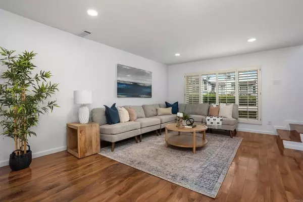 Carlsbad, CA 92011,844 Mistletoe Lane