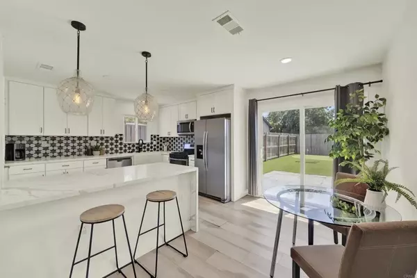 Vista, CA 92084,231 Cananea Street