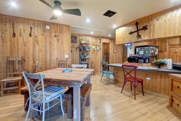 Escondido, CA 92026,1380 Oak Hill Drive #42