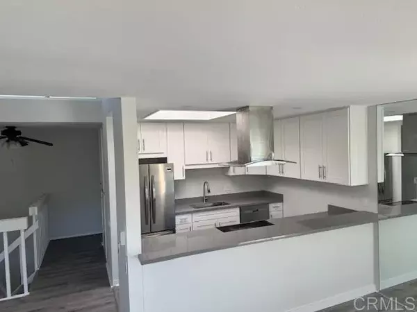 Carlsbad, CA 92009,2388 Altisma Way #10 or K