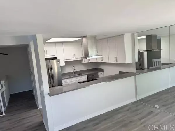 Carlsbad, CA 92009,2388 Altisma Way #10 or K