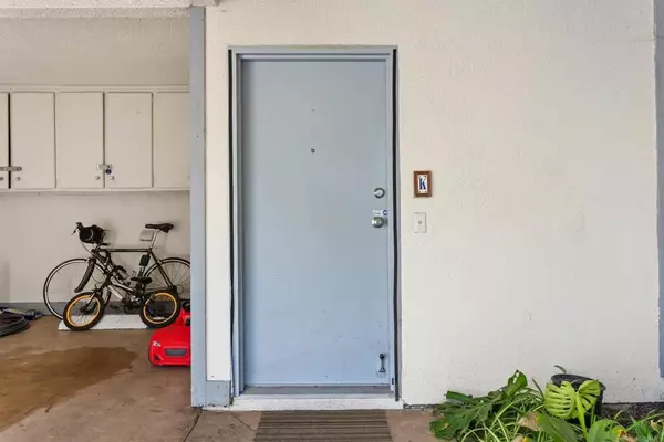 Carlsbad, CA 92009,2388 Altisma Way #10 or K