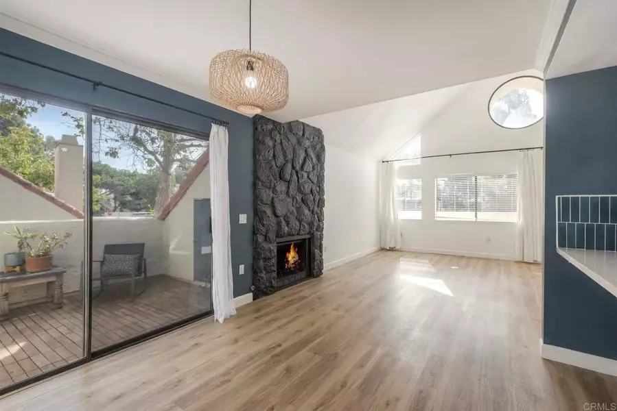 371 N Melrose Drive #D, Vista, CA 92083