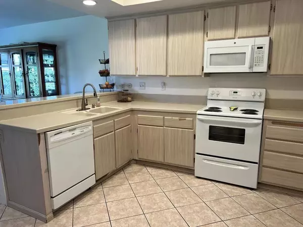 Carlsbad, CA 92008,4710 Birchwood Cir