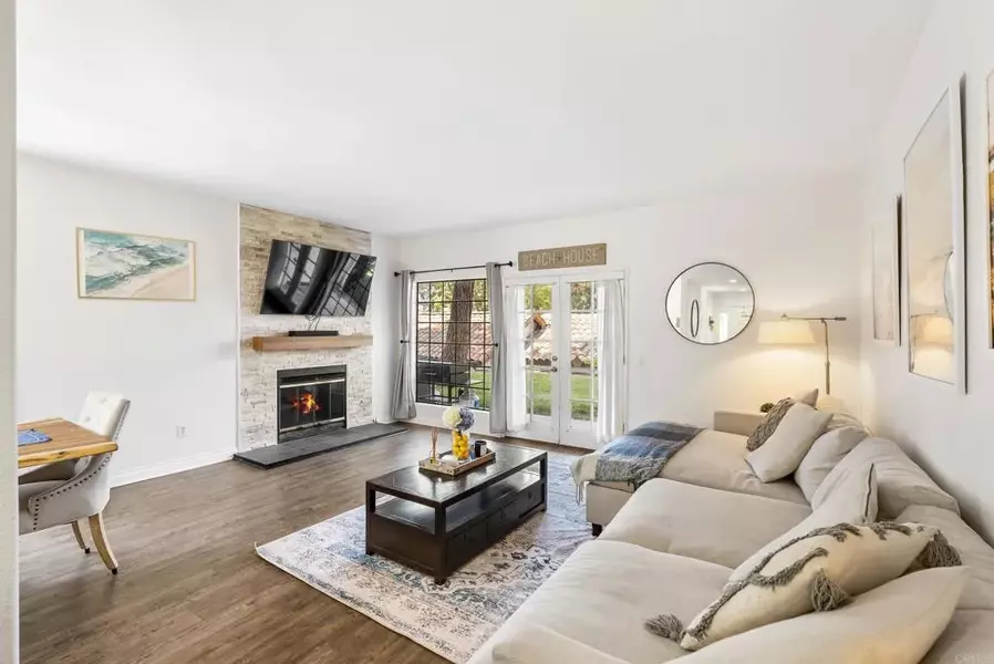 16232 Avenida Venusto #B, San Diego, CA 92128