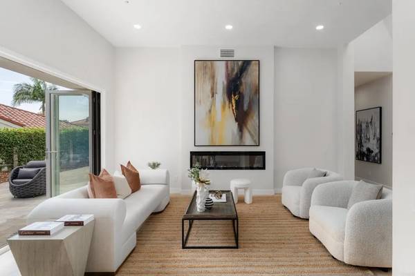 San Diego, CA 92130,14004 Calle Venecia