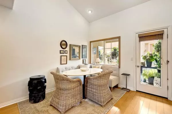 Carlsbad, CA 92009,7544 Romeria Street