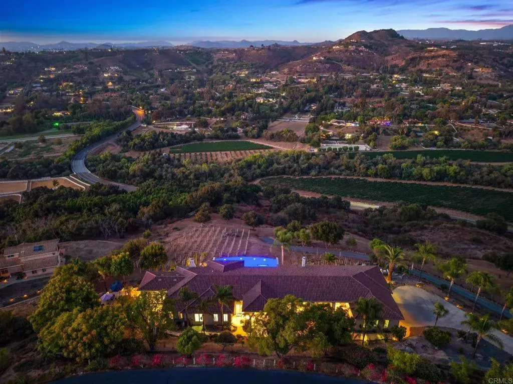 Bonsall, CA 92003,30330 Via Maria Elena