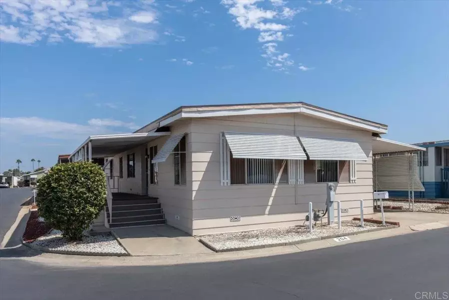 1010 E Bobier #204, Vista, CA 92084