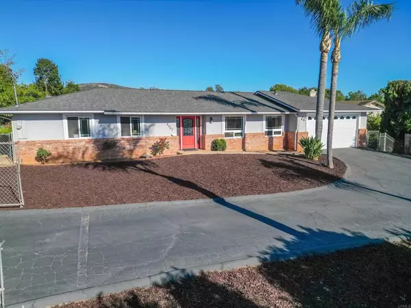 2047 Vista Grande Place, Vista, CA 92084