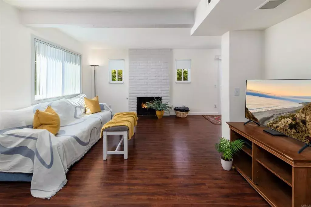 Vista, CA 92084,940 Marlin Drive