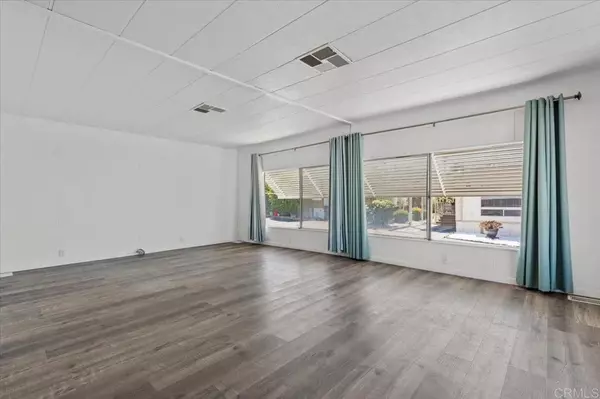 Vista, CA 92083,718 Sycamore #109