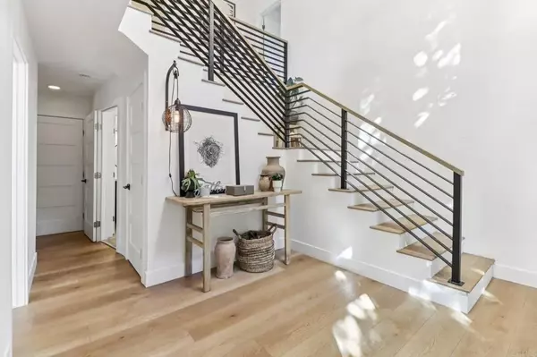 Carlsbad, CA 92009,2411 Sacada Circle