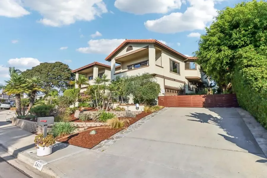 2411 Sacada Circle, Carlsbad, CA 92009