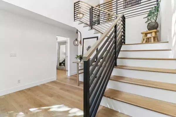 Carlsbad, CA 92009,2411 Sacada Circle