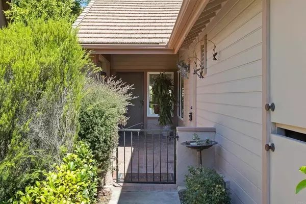 Escondido, CA 92026,322 Mahogany Glen