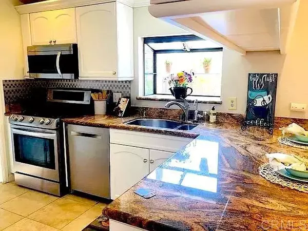 San Diego, CA 92128,14955 Avenida Venusto #61