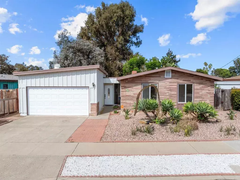 San Diego, CA 92117,5052 Capehart Street