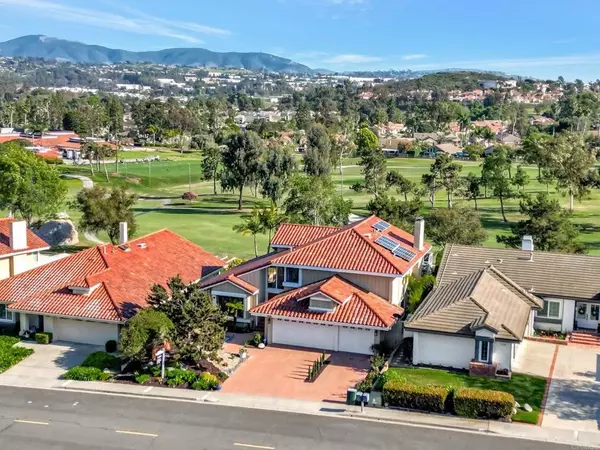 1211 Countrywood Lane, Vista, CA 92081