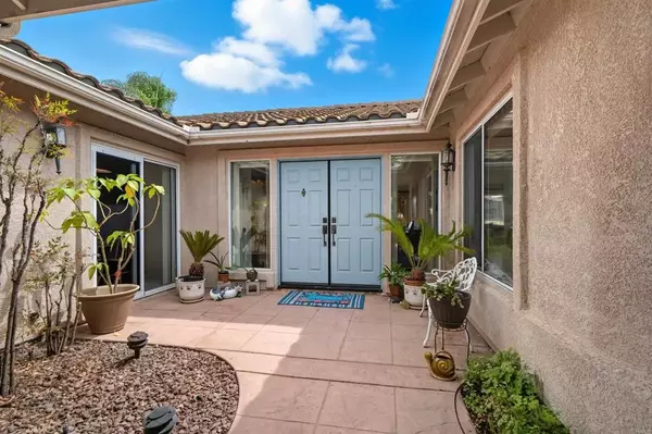 Oceanside, CA 92057,27 Avenida Descanso