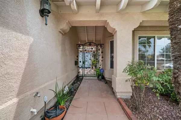 Oceanside, CA 92057,27 Avenida Descanso