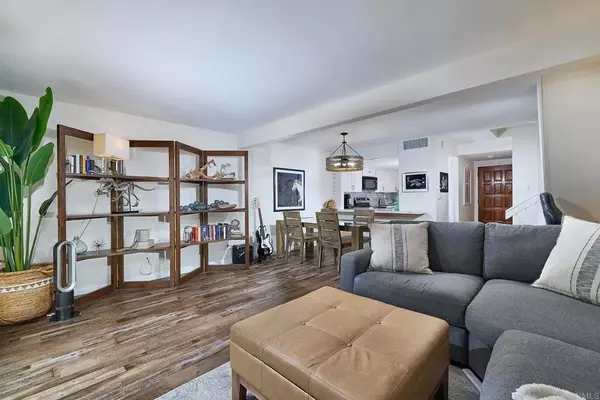 Carlsbad, CA 92011,6917 Pear Tree Drive