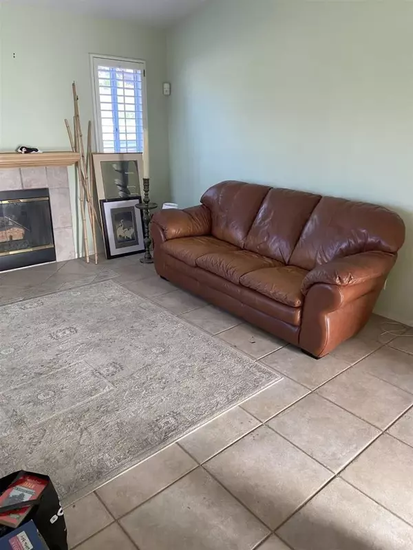 Escondido, CA 92026,1598 Via Salerno