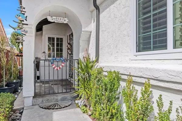 Oceanside, CA 92056,2175 Castilla Way