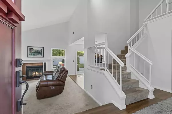 Carlsbad, CA 92009,7925 Calle Madrid