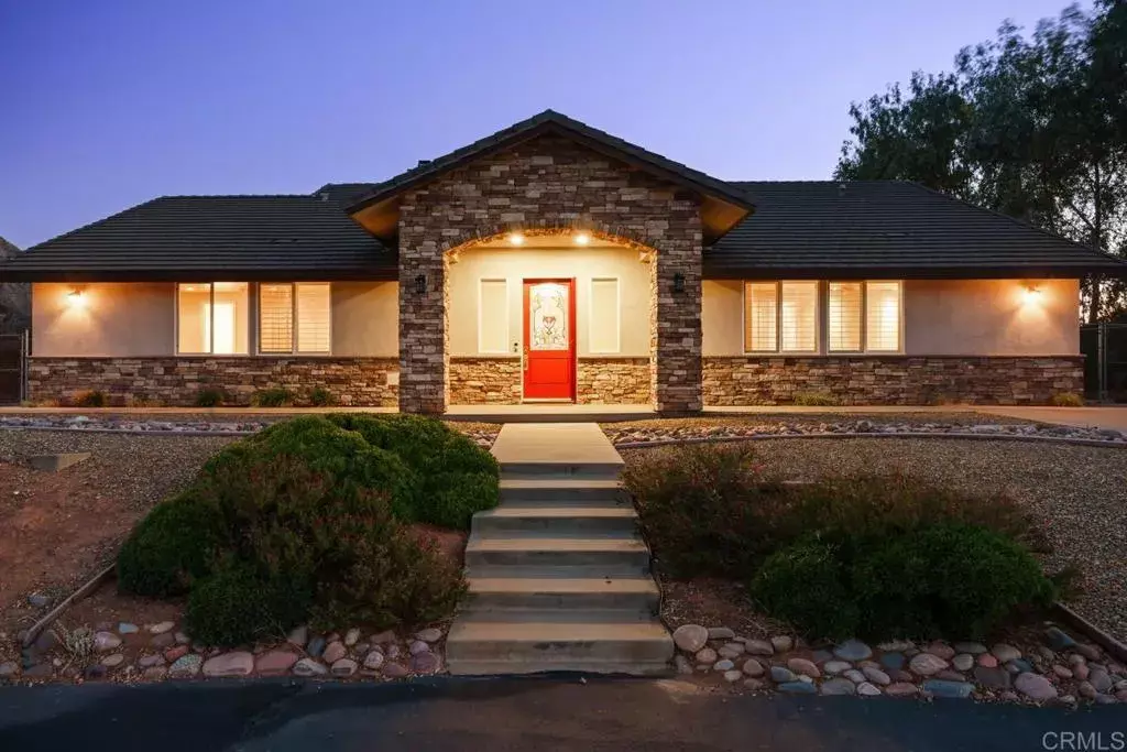 Ramona, CA 92065,25215 Oakana Road