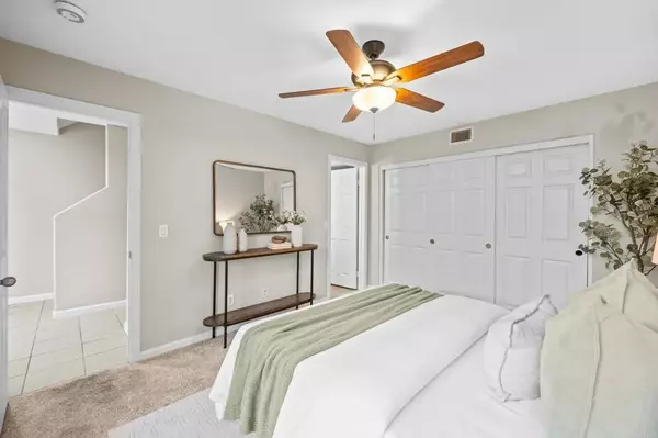 San Diego, CA 92109,1812 Grand Avenue