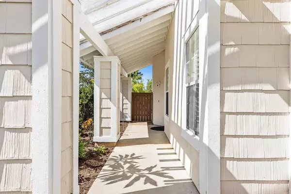 Escondido, CA 92027,1323 Greenway Rise