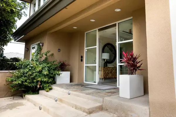 San Diego, CA 92106,2812 Poinsettia Drive