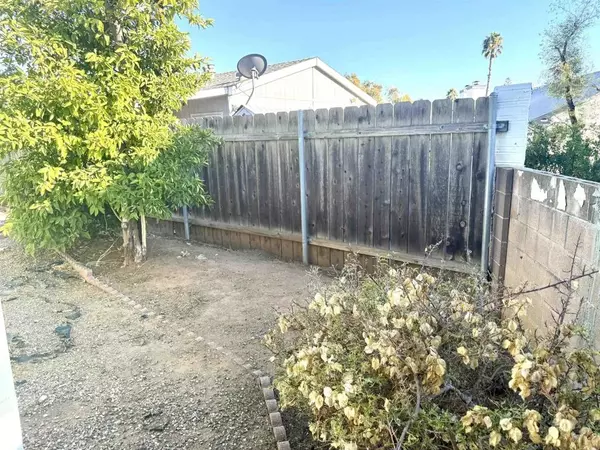 Escondido, CA 92027,1380 Oak Hill Drive #SPC 22