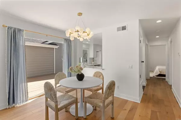 Carlsbad, CA 92011,807 Windcrest Dr