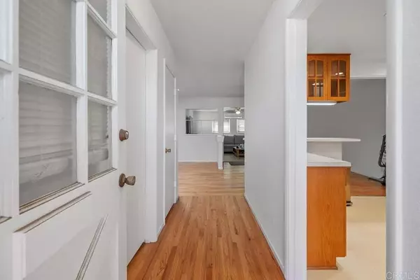 2033 Lee Dr, Escondido, CA 92027