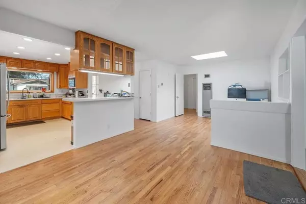 Escondido, CA 92027,2033 Lee Dr