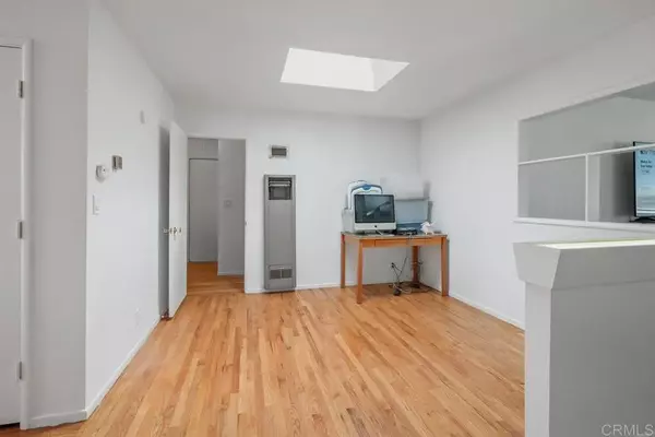 Escondido, CA 92027,2033 Lee Dr